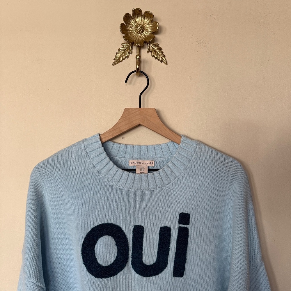 Lightweight Light Blue 'Oui' Sweater